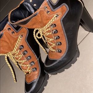 CUTE ANKLE BOOTS. Extremely comfortable